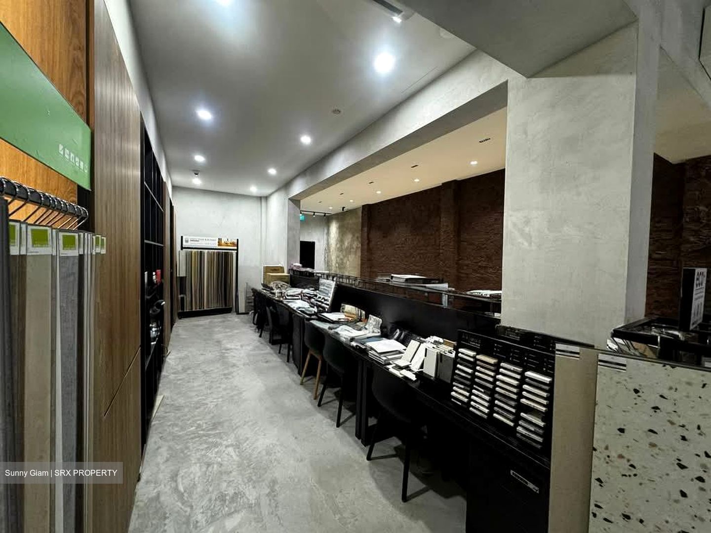 Serangoon Road (D12), Retail #558871461